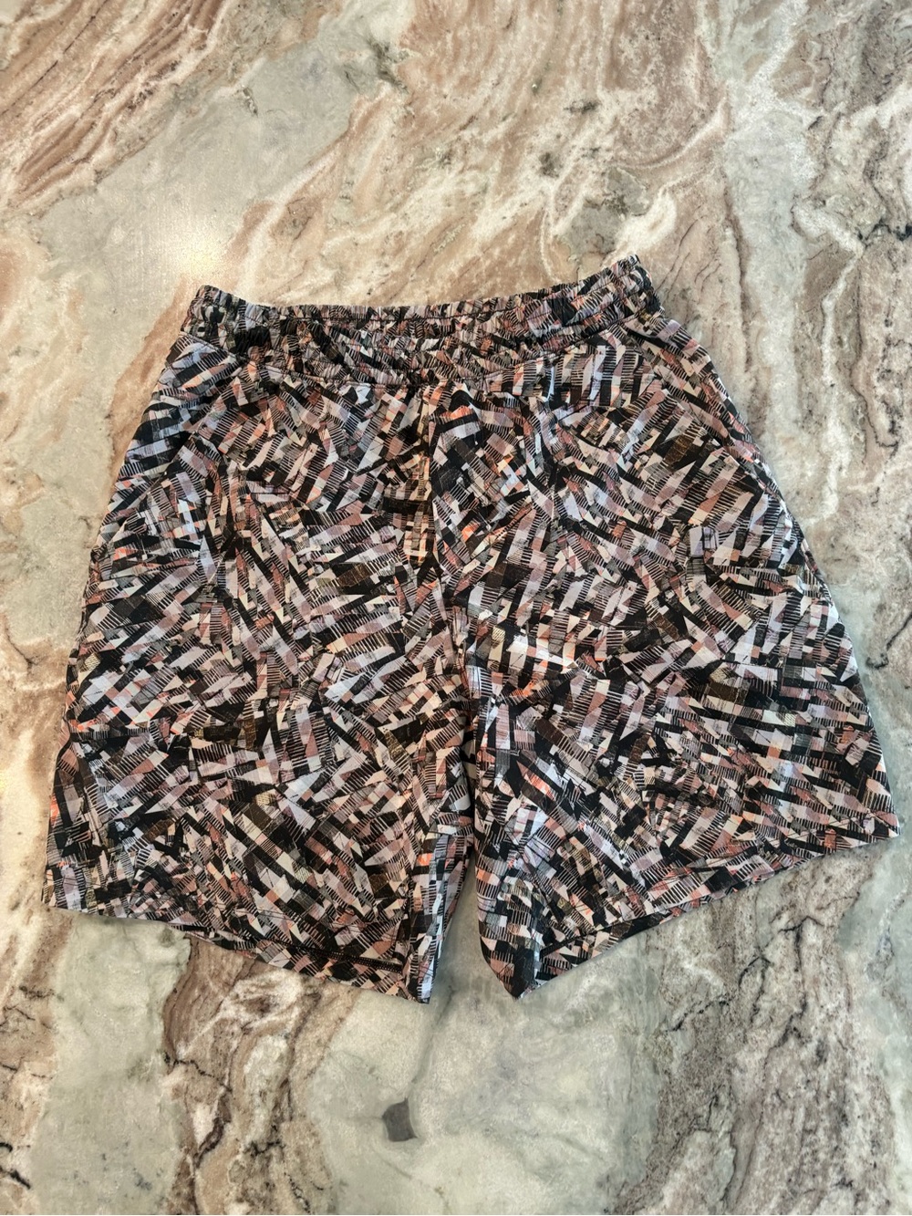 Lululemon Men’s Pace Breaker Shorts Small Geometric Drawstring